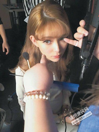 天王嫂昆凌<em>怀孕</em>染发!<em>头发染</em>or<em>不染</em>?公婆都