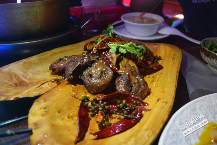 在游艇上吃小龙虾 跟着节奏一起high~-_第2页