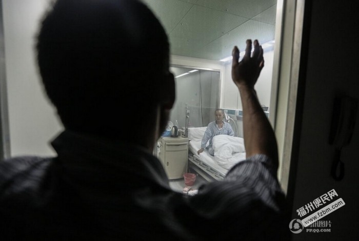 湖北 双胞胎 兄弟患 无痛无汗症  咬破手指无知觉