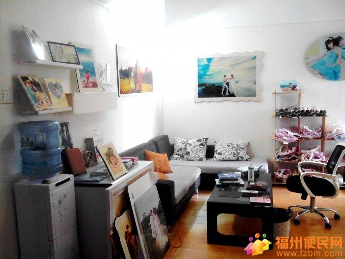 迪拜人均月收入_摄影工作室月收入(2)