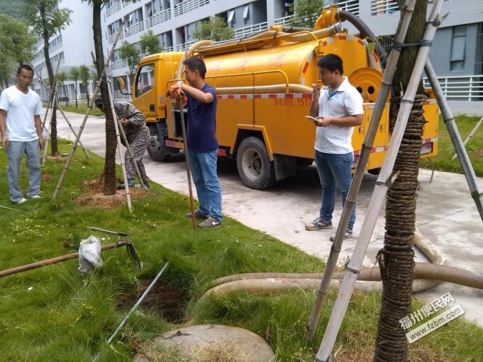 专业马桶疏通 马桶漏水维修更换马桶盖管道疏通 下水道疏通